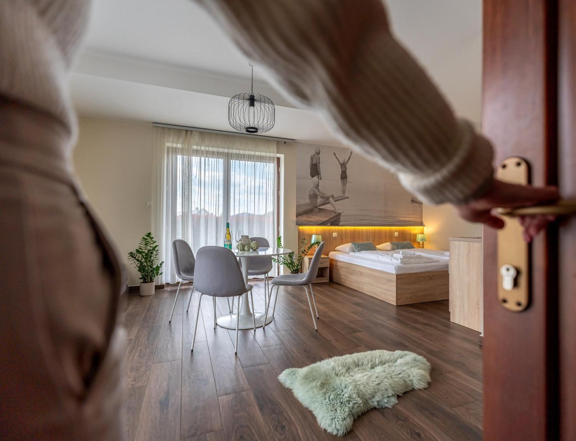 Pilger Apartments ตีฮานี ภายนอก รูปภาพ